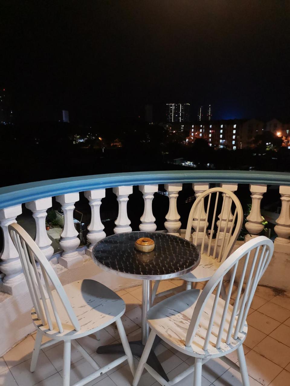 Dt Homestay With Three Room Malacca Exterior foto